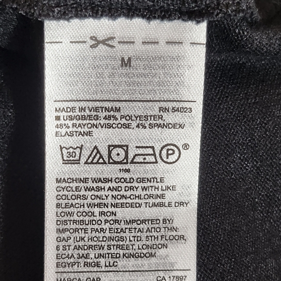 GAP NWT women' size Medium open shoulder ruffle long sleeves black shirt. - Picture 6 of 6